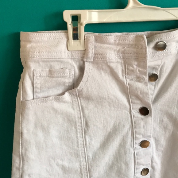 Chiqle Designer White Jean Button Down Skirt - Picture 2 of 4
